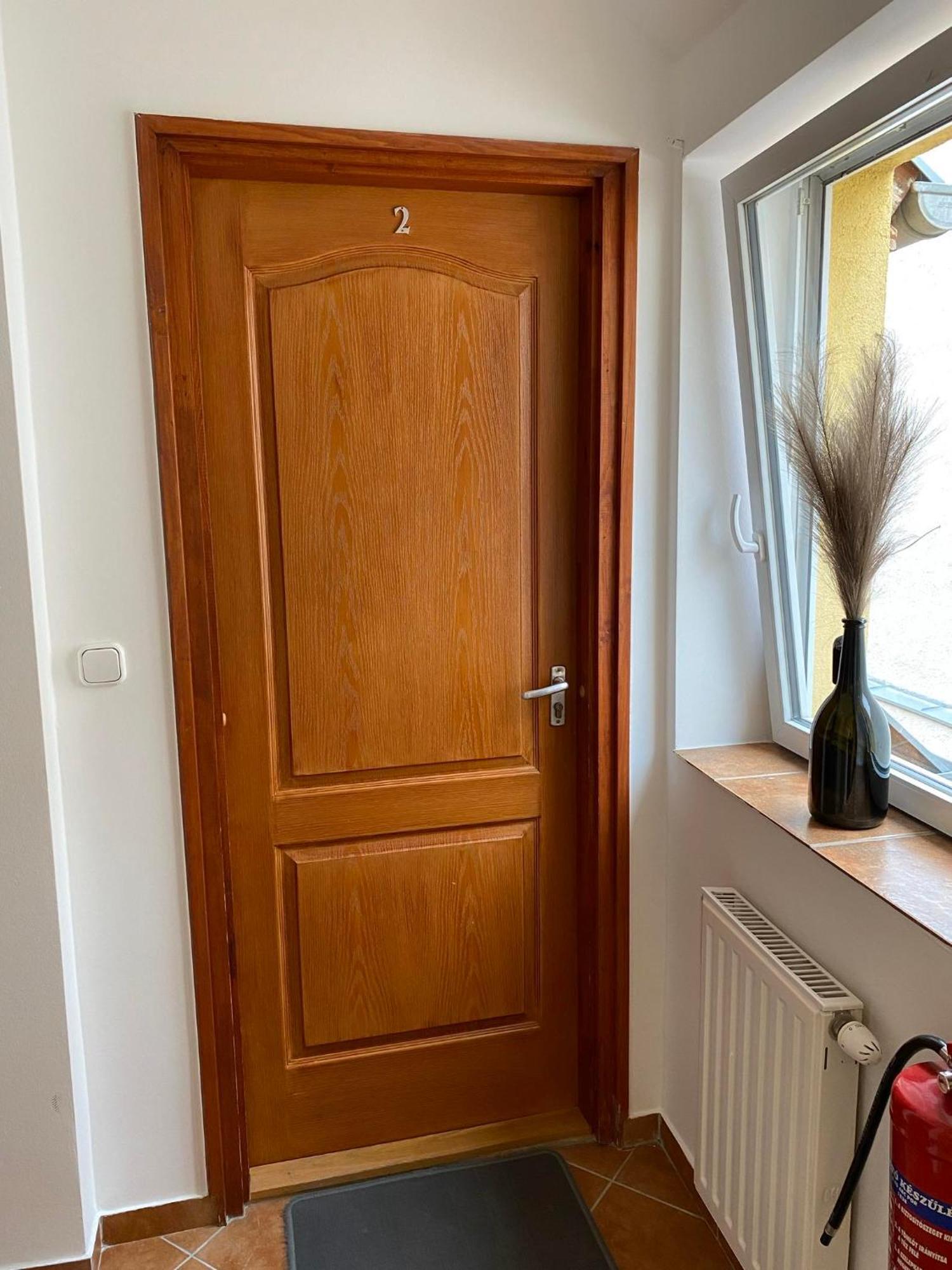 Takacs Vendeghaz 2 Apartment Sopron Luaran gambar
